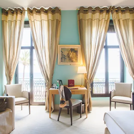 Отель Westminster & 4*