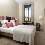 Westminster & 4*