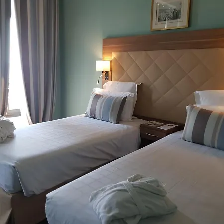 Отель Westminster & 4*
