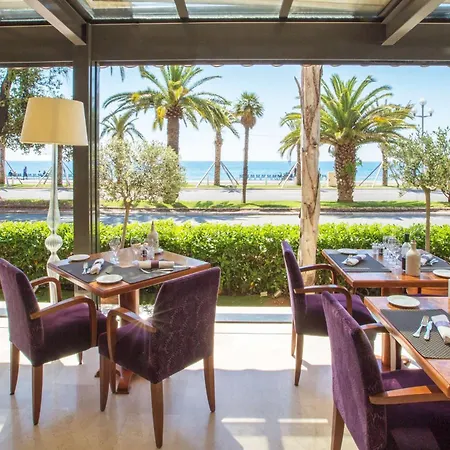 Westminster & ホテル ニース