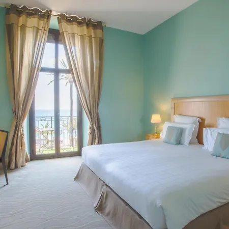 Отель Westminster & 4*