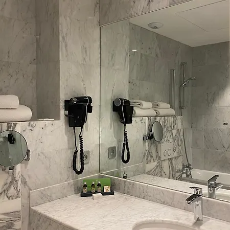 Отель Westminster & 4*