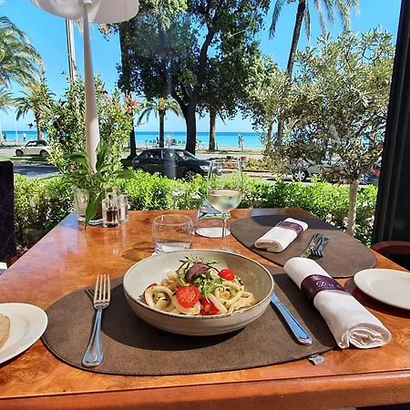 Westminster & Szálloda Nizza