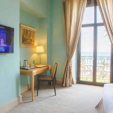 Отель Westminster & 4*
