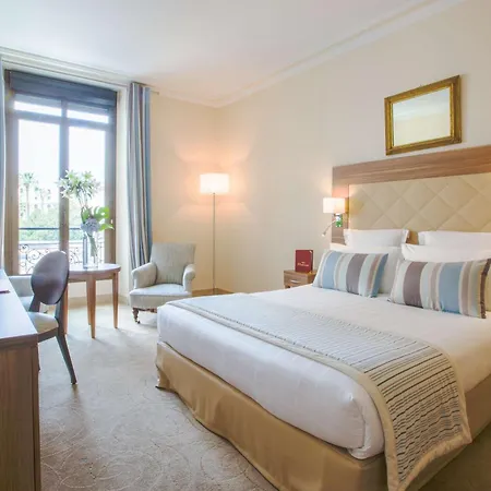 Westminster & ホテル ニース