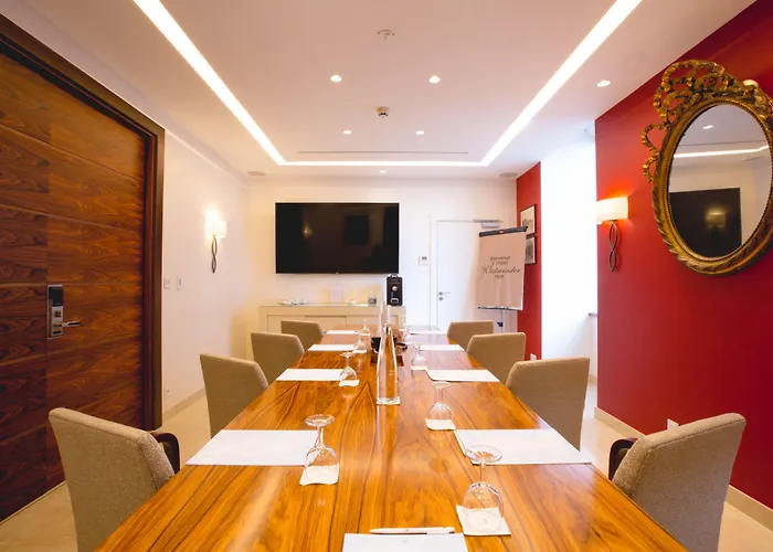 Westminster & 4* Nicea