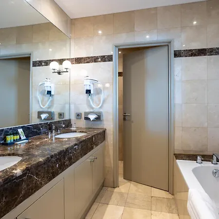 Hotel Westminster & 4*