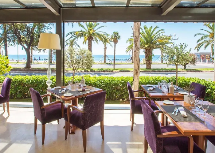 Westminster & ホテル ニース