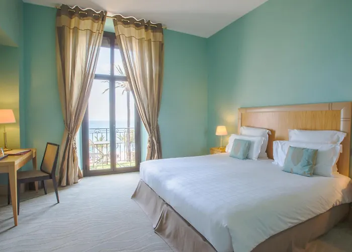 ホテル Westminster & 4*