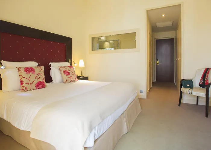 Westminster & 4* Nice