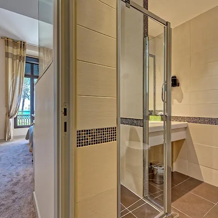 Hotel Westminster & 4*