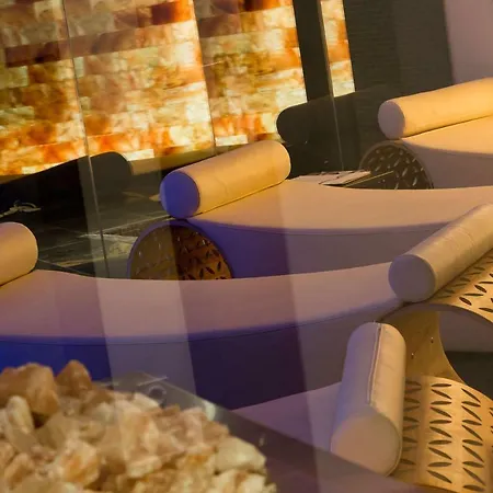 Westminster & 4* Nice