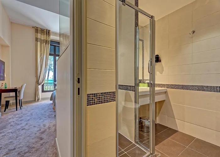 Hotell Westminster & 4*